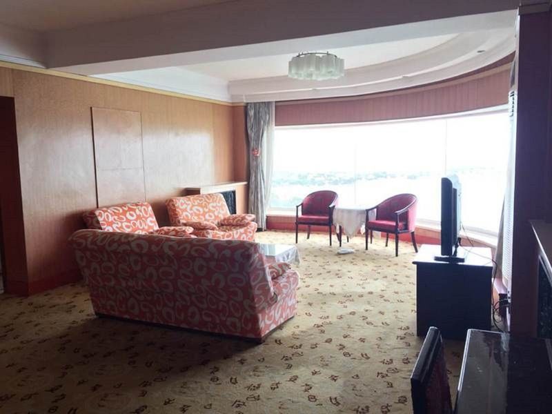 Waifiden Hotel -Former Tokai Hotel - Xiaobei Metro Station - During The Canton Fair, There Will Be Shuttle Buses For Transportation Back And Forth Eksteriør billede
