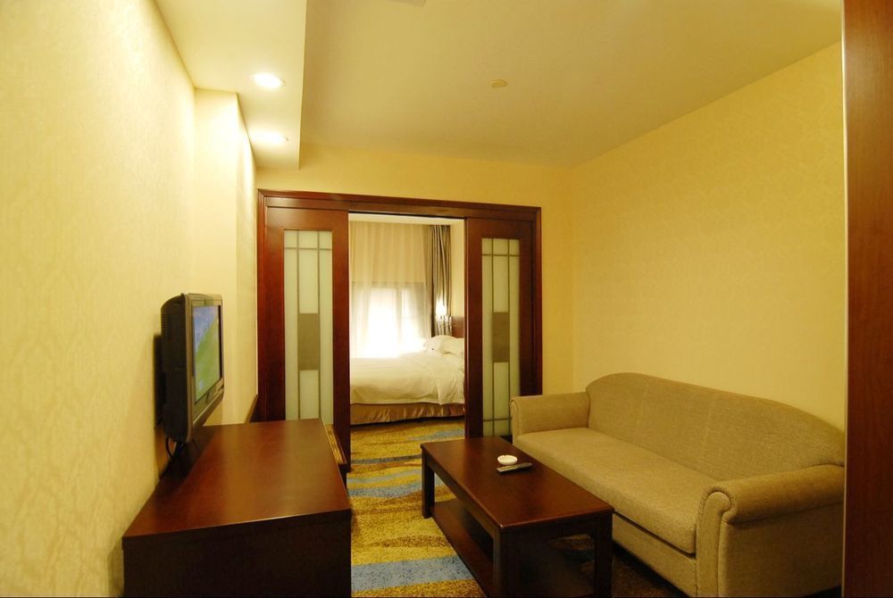 Waifiden Hotel -Former Tokai Hotel - Xiaobei Metro Station - During The Canton Fair, There Will Be Shuttle Buses For Transportation Back And Forth Eksteriør billede